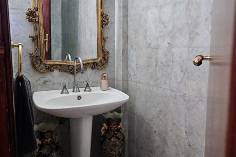 6 bedrooms House in Larnaca, Cyprus No. 62838 16