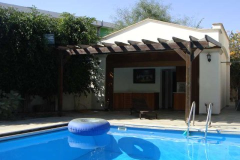 6 bedrooms House in Larnaca, Cyprus No. 62838 4