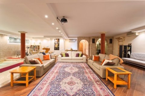 5 bedrooms House in Malaga, Spain No. 26489