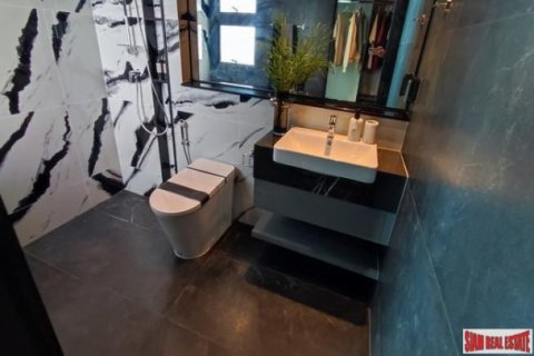 5 bedrooms House in Bangkok, Thailand No. 97244 24