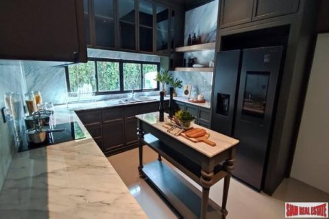 5 bedrooms House in Bangkok, Thailand No. 97244 14