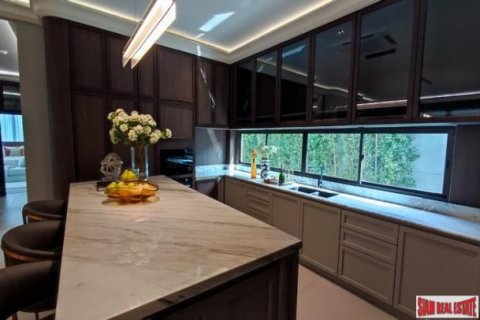 5 bedrooms House in Bangkok, Thailand No. 97244 7