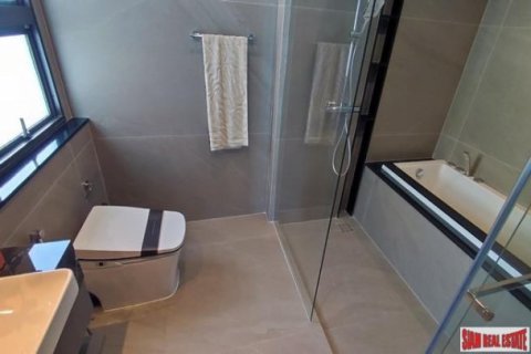 5 bedrooms House in Bangkok, Thailand No. 97244 19