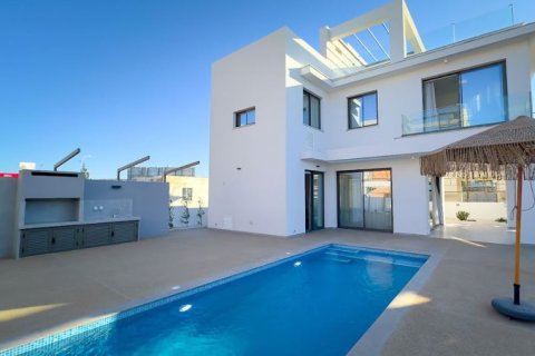 3 bedrooms Villa in Pernera, Cyprus No. 36640 1