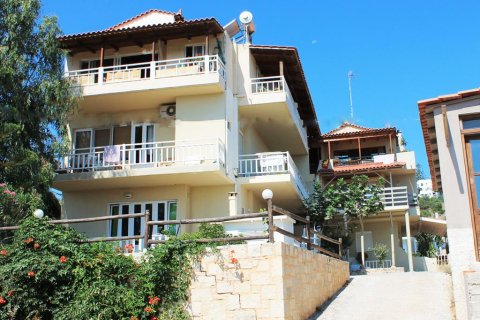 12 rooms Building in Hersonissos, Greece No. 60183 1