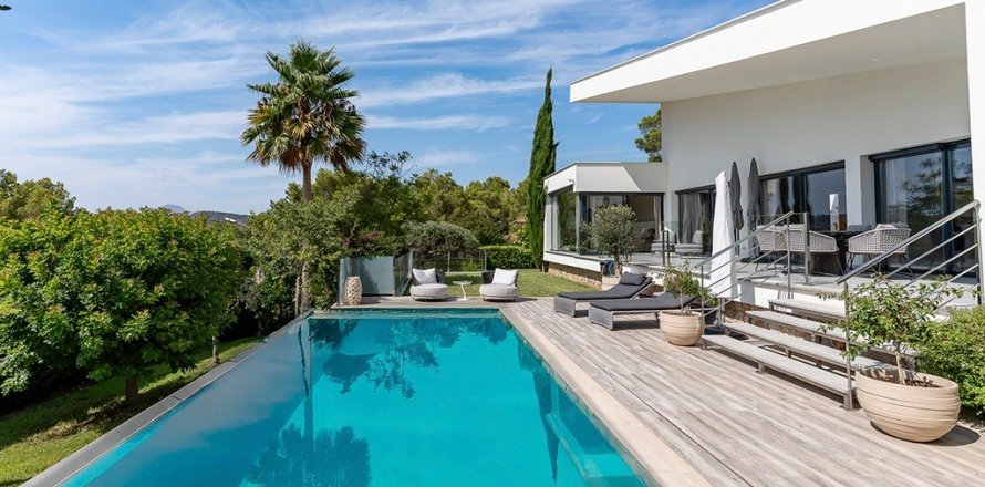 4 bedrooms Villa in Dak Sin, Vietnam No. 117128