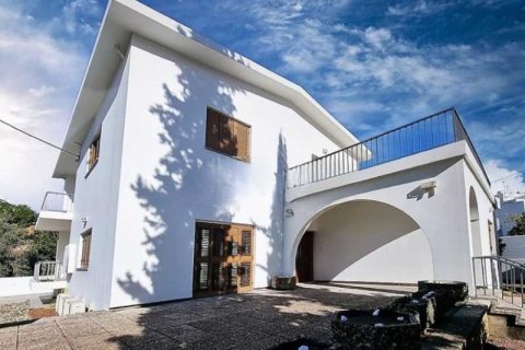 5 bedrooms House in Strovolos, Cyprus No. 84328 2