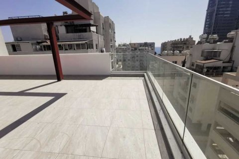 2 bedrooms Penthouse in Limassol, Cyprus No. 78662 3