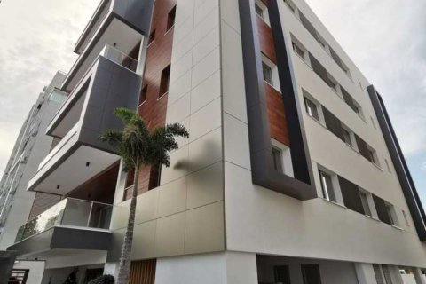 2 bedrooms Penthouse in Limassol, Cyprus No. 78662 8