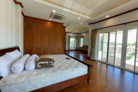 4 bedrooms House in Chiang Mai, Thailand No. 97736 14