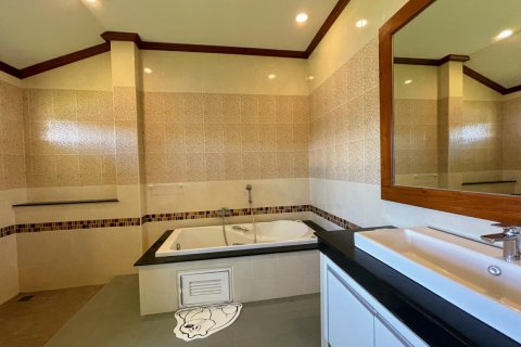 4 bedrooms House in Chiang Mai, Thailand No. 97736 3