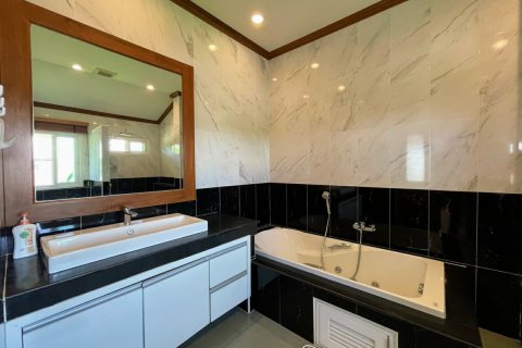 4 bedrooms House in Chiang Mai, Thailand No. 97736 4