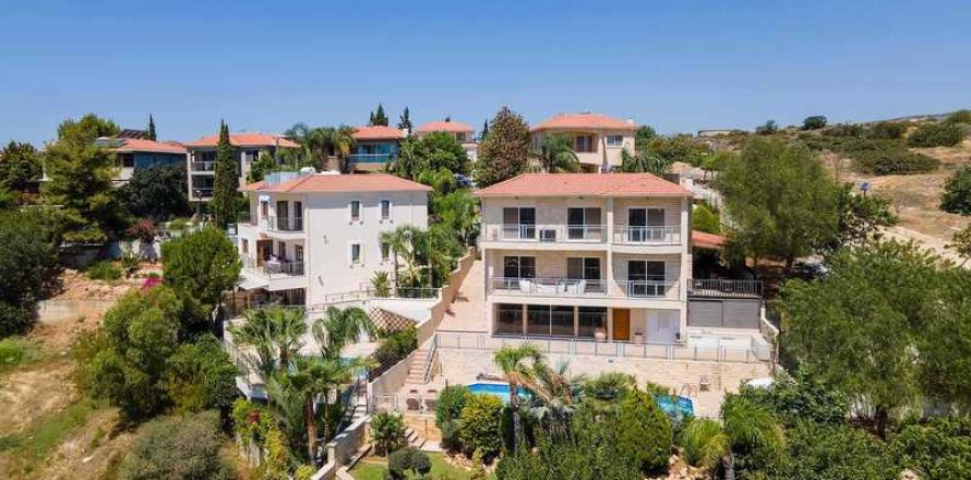 4 chambres House à Germasogeia, Cyprus No. 30734