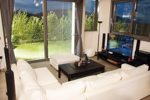 5 dormitorios House en Kalyvia Thorikou, Greece No. 56910 25