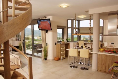 5 dormitorios House en Kalyvia Thorikou, Greece No. 56910 11