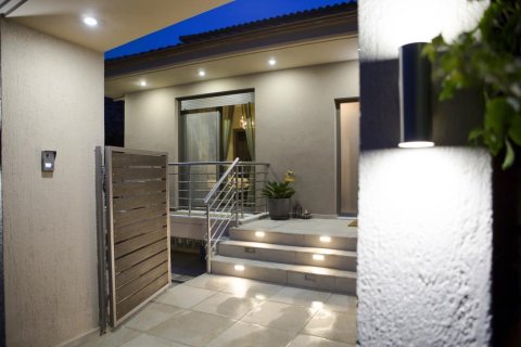 5 dormitorios House en Kalyvia Thorikou, Greece No. 56910 7