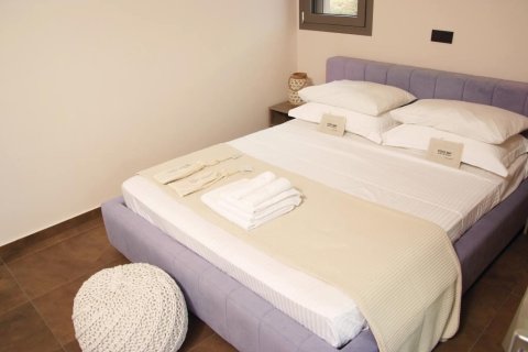 5 dormitorios House en Kalyvia Thorikou, Greece No. 56910 21