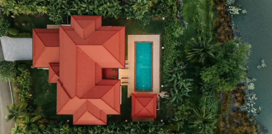 4 bedrooms Villa in Phuket, Thailand No. 77837