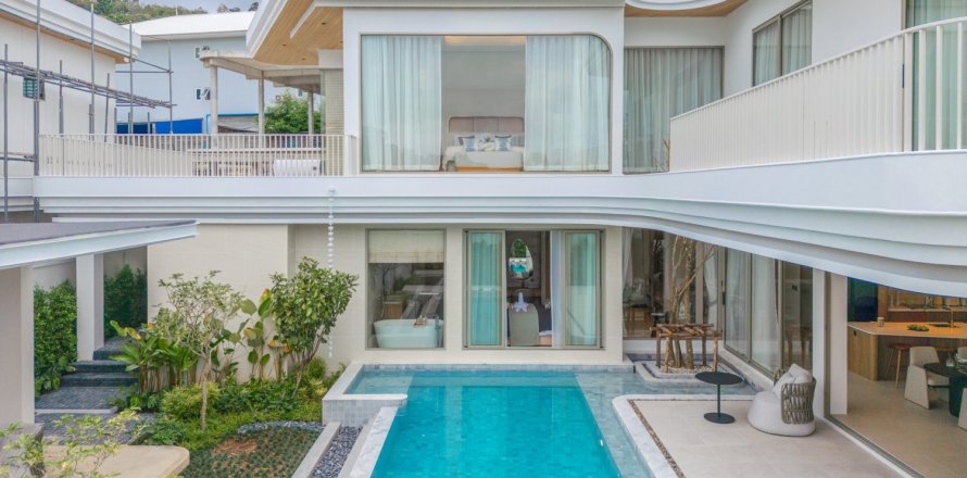 4 bedrooms Villa in Phuket, Thailand No. 87652
