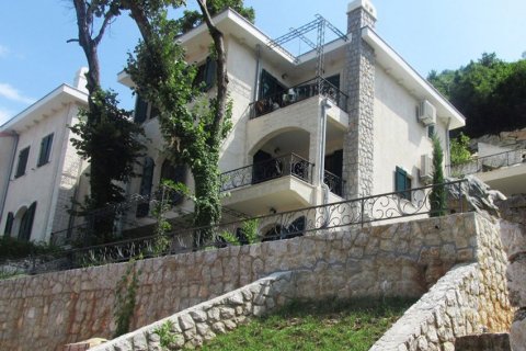 2 chambres Appartement à Kotor, Montenegro No. 66897 6