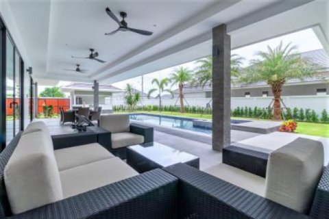 3 bedrooms Villa in Hua Hin, Thailand No. 95874 9
