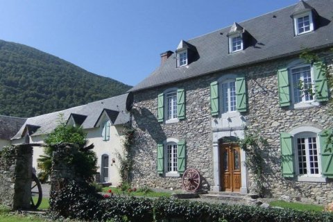 4 dormitorios Villa en Mazouau, France No. 69491 1