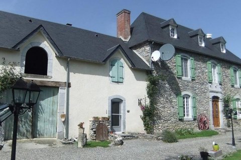 4 dormitorios Villa en Mazouau, France No. 69491 2