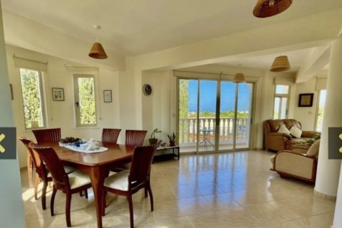 4 bedrooms House in Paphos, Cyprus No. 37180 7