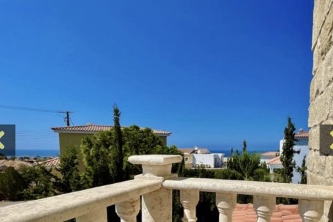 4 bedrooms House in Paphos, Cyprus No. 37180 6