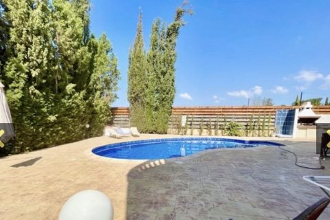 4 bedrooms House in Paphos, Cyprus No. 37180 2