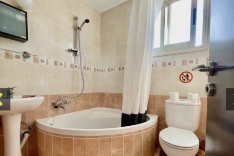 4 bedrooms House in Paphos, Cyprus No. 37180 12