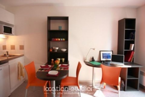 35m² Appartement à Lyon, France No. 69493 3