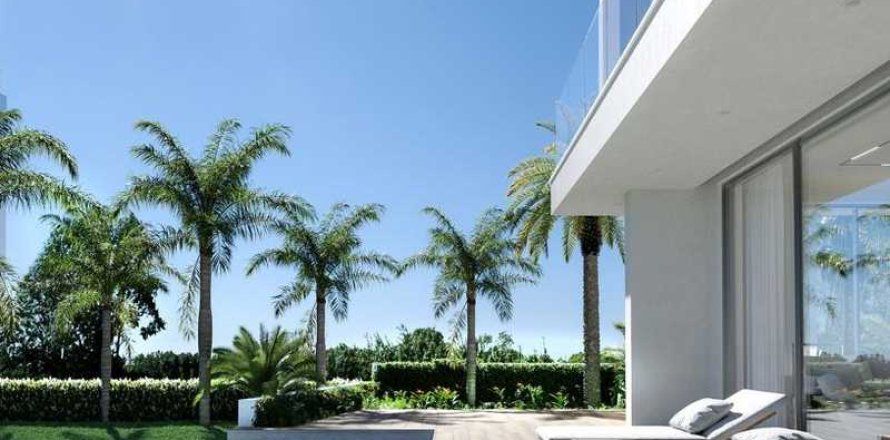 6 dormitorios Villa en Famagusta, Cyprus No. 71023