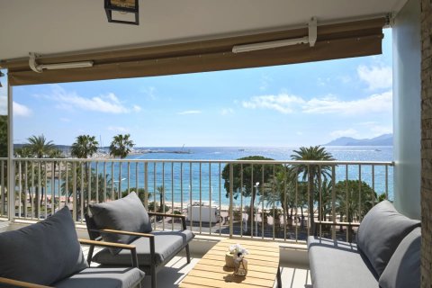 2 bedrooms Apartment in Cannes, France No. 75923 1