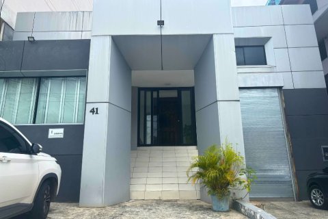 618m² Commercial property in Panama City, Panama No. 112983 1