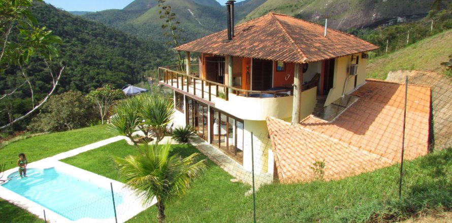 4 bedrooms Villa in Itaipava, Brazil No. 62404
