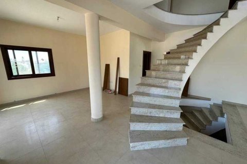 4 bedrooms Villa in Trachoni, Cyprus No. 31593 3