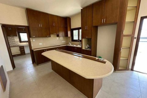 4 bedrooms Villa in Trachoni, Cyprus No. 31593 1