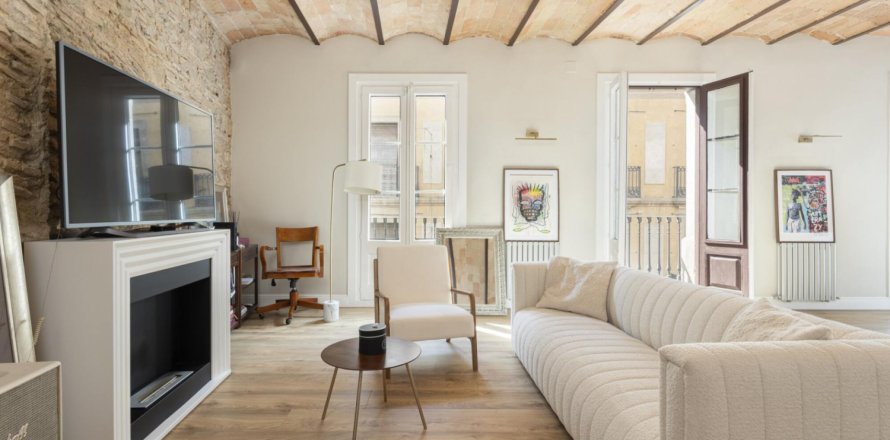 2 bedrooms Apartment in Ciutat Vella, Spain No. 113691