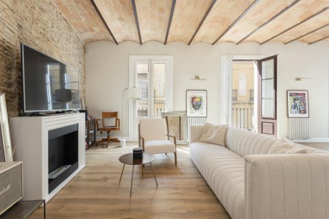 2 bedrooms Apartment in Ciutat Vella, Spain No. 113691