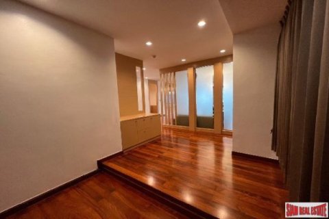 3 bedrooms Apartment in Bangkok, Thailand No. 98114 16