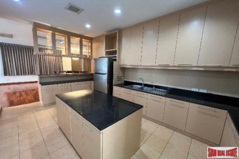 3 bedrooms Apartment in Bangkok, Thailand No. 98114 21