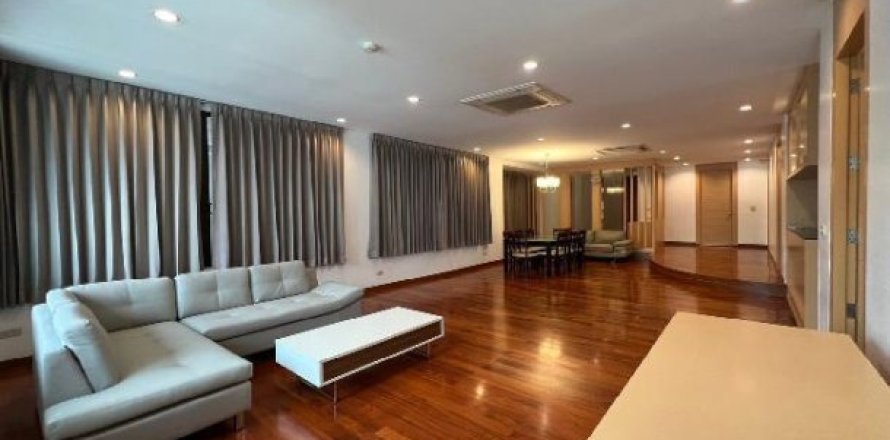 3 bedrooms Apartment in Bangkok, Thailand No. 98114
