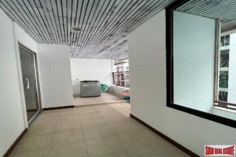 3 bedrooms Apartment in Bangkok, Thailand No. 98114 30