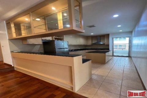 3 bedrooms Apartment in Bangkok, Thailand No. 98114 23