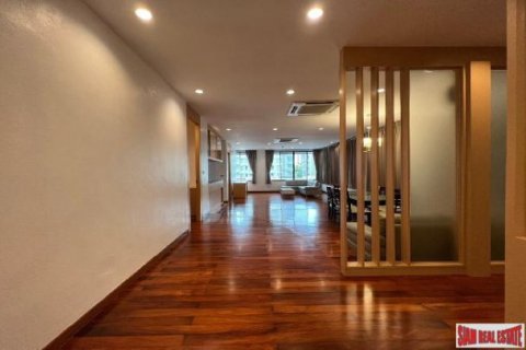 3 bedrooms Apartment in Bangkok, Thailand No. 98114 10