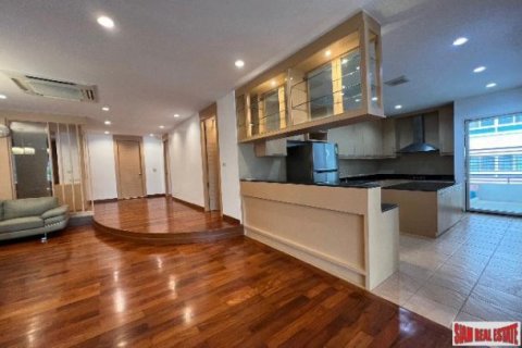 3 bedrooms Apartment in Bangkok, Thailand No. 98114 24