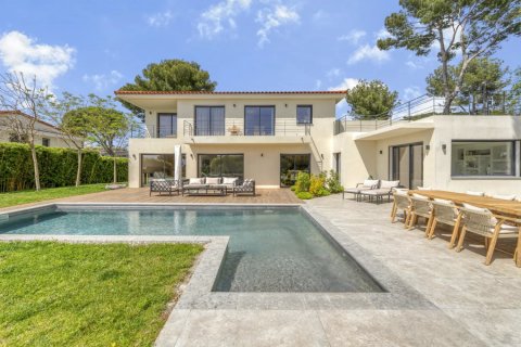 4 bedrooms Villa in Le Cannet, France No. 100315 4