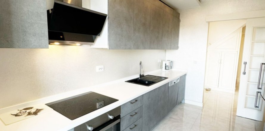 3 bedrooms Apartment in Istanbul, Turkey No. 16173