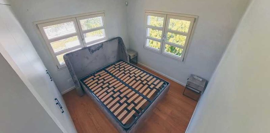 5 bedrooms House in Limassol, Cyprus No. 71030